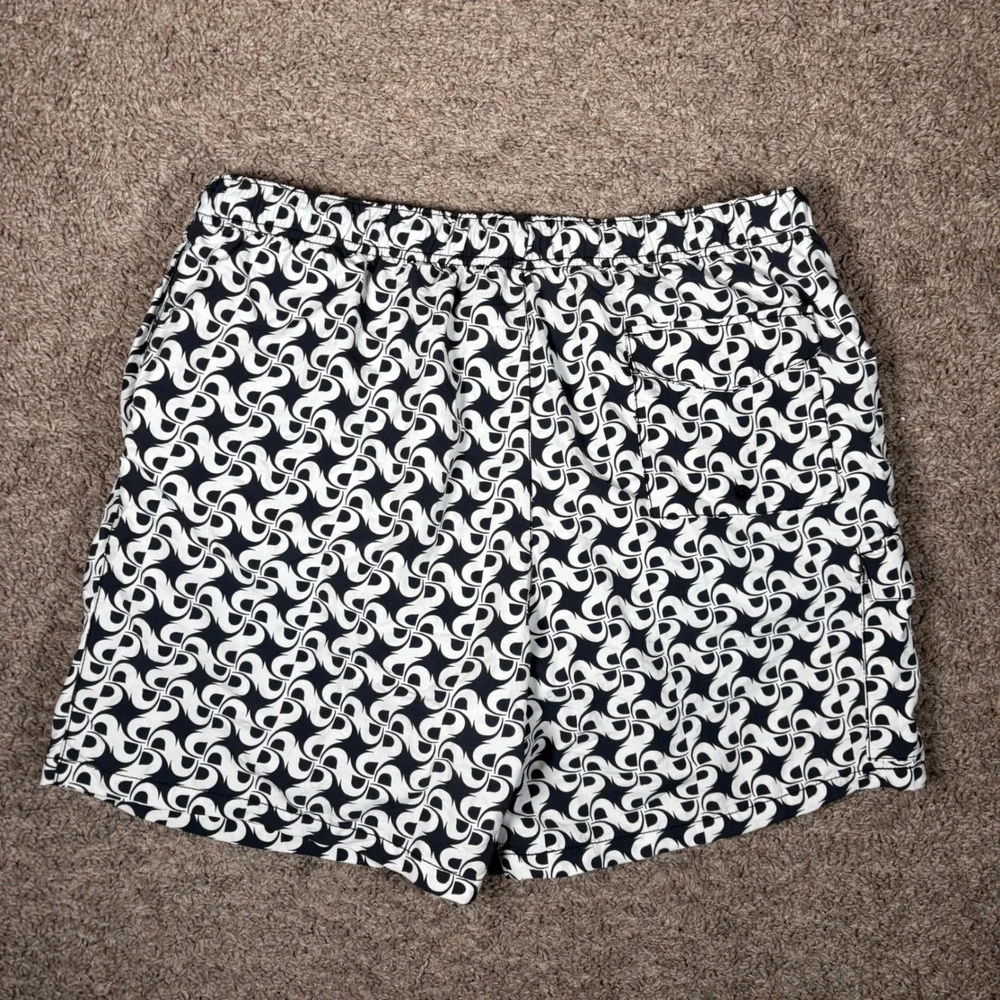 Tommy Bahama Relax Mens XL Swim Trunks Black White Geometric Wave Board Shorts - Picture 6 of 7